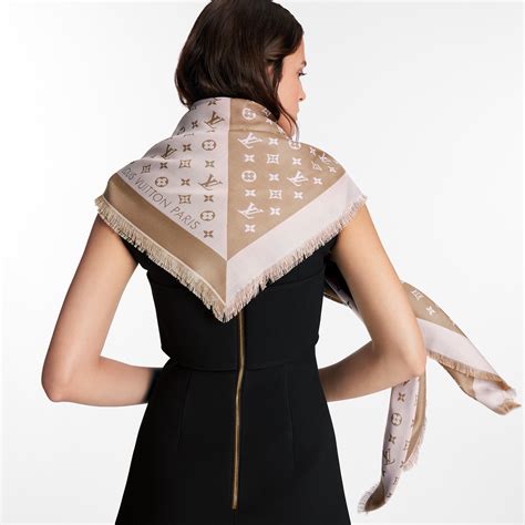 louis vuitton shawl dune|Louis Vuitton duogram shawl.